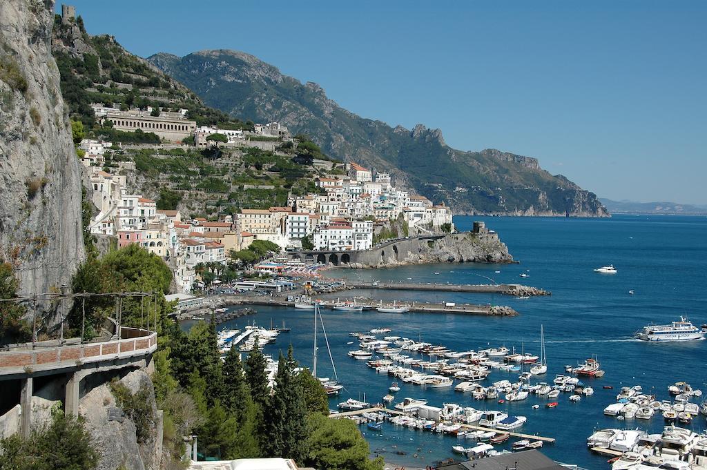Amalfi Andrea'S House Hotel Bagian luar foto